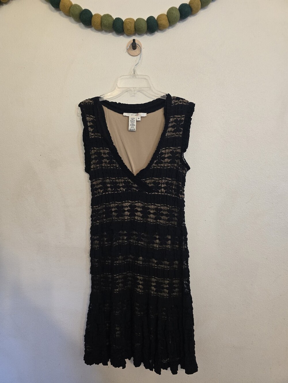 Studio M Size Medium Black Below Knee Length Sleeveless Dress Lined Ruffled Edge